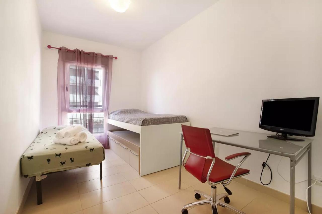 Malaga Campus Apartment Parking Included Buitenkant foto