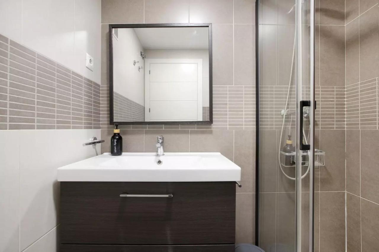 Malaga Campus Apartment Parking Included Buitenkant foto