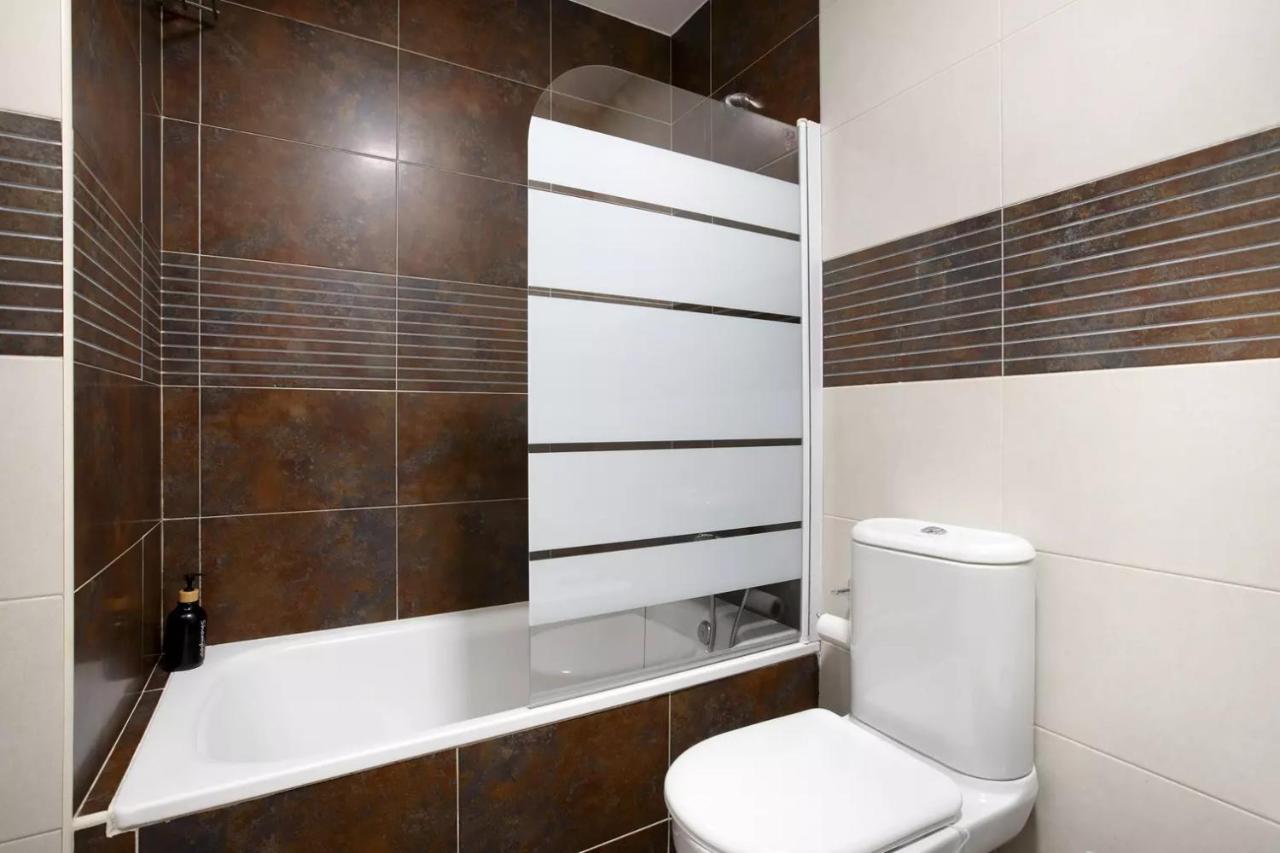 Malaga Campus Apartment Parking Included Buitenkant foto